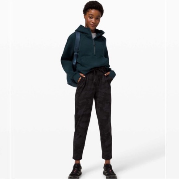 Lululemon Keep Moving camo Pant size 4 - Picture 1 of 13